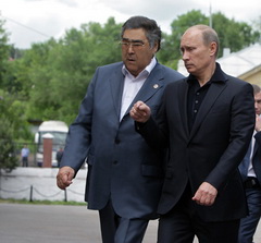 Председатель правительства РФ В.В.Путин провел встречу с губернатором А.Г.Тулевым